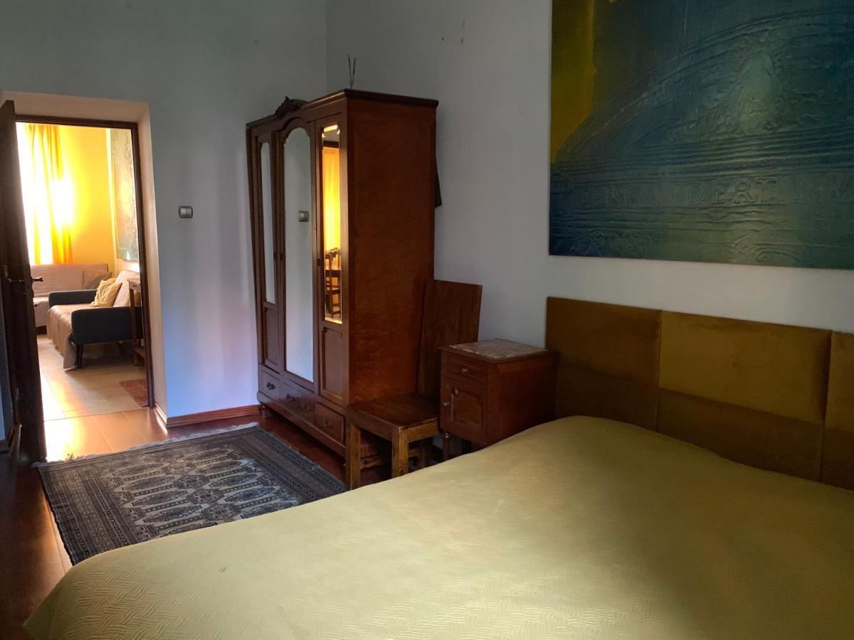 Beautiful And Charming In The Heart Of The Old Town Apartment *